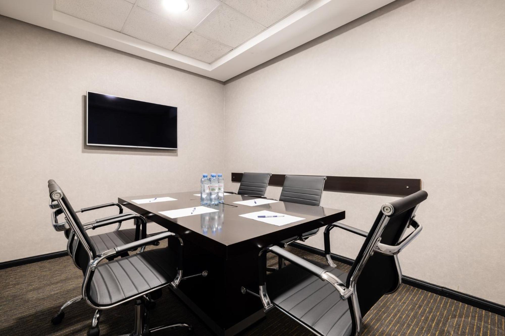 Holiday Inn Express Puerto Madero By Ihg Буэнос-Айрес Экстерьер фото