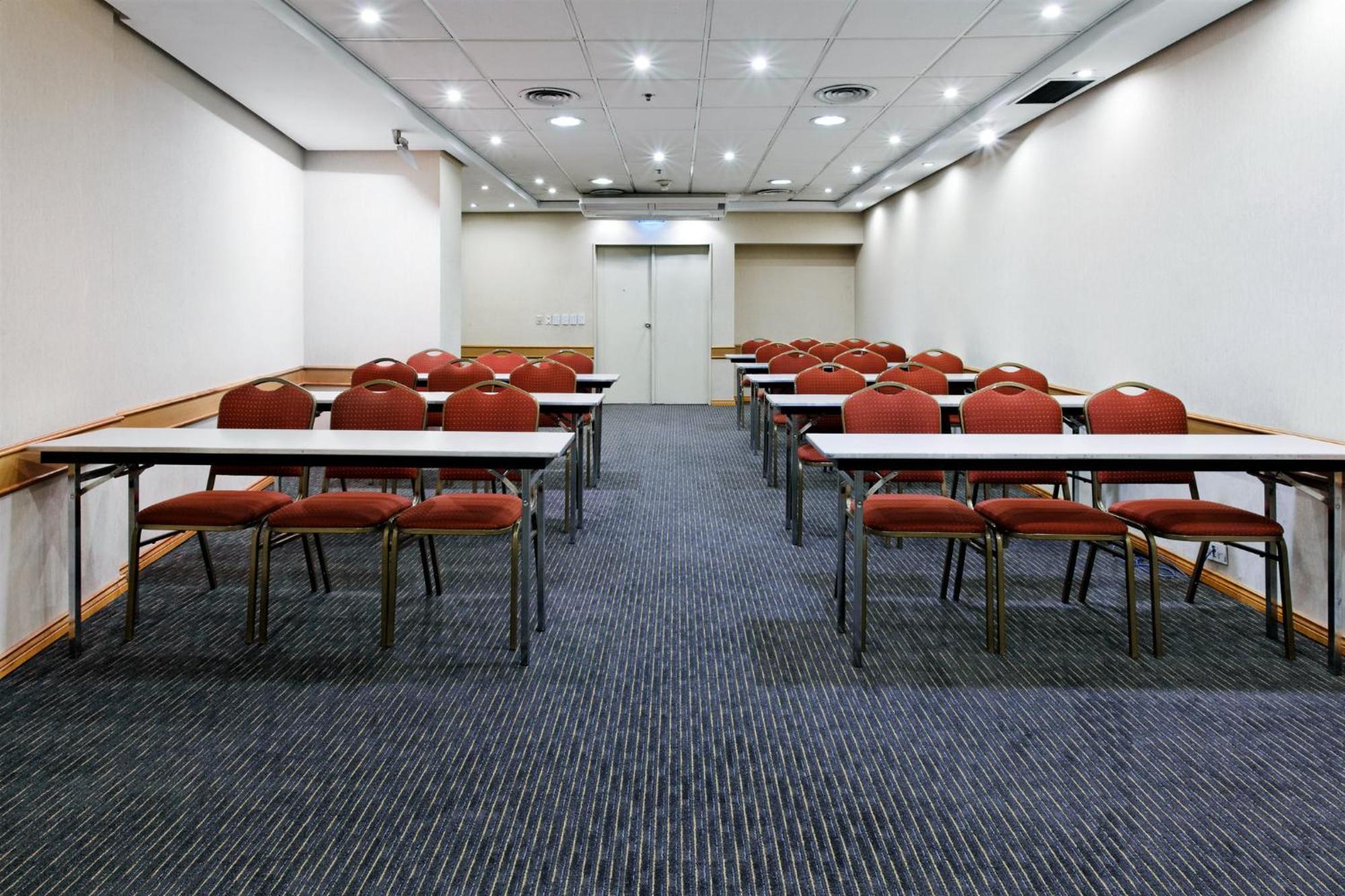 Holiday Inn Express Puerto Madero By Ihg Буэнос-Айрес Экстерьер фото